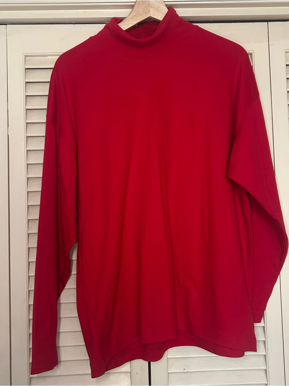 vintage 1990s Eddie Bauer long-sleeve red turtleneck shirt large